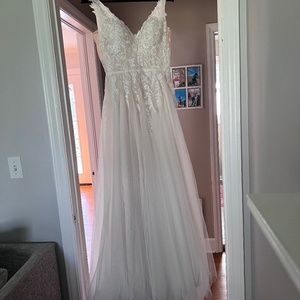 Wedding dress
